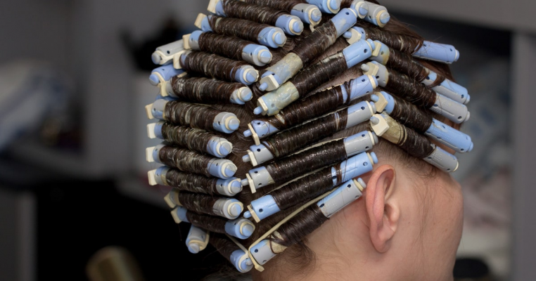 Phương pháp uốn lạnh giúp hạn chế hư tổn cho da đầu