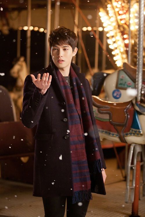 Màu hạt dẻ tuy không còn xa lạ gì với nhiều người, nhưng nó vẫn là lựa chọn của nhiều đấng nam nhi.