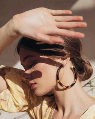 Che chắn tóc kỹ, tránh khỏi ánh nắng mặt trời