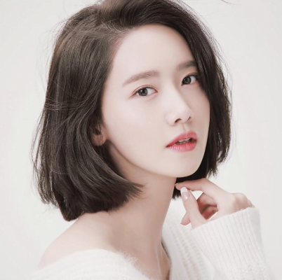 Kiểu tóc Hàn Quốc ngắn ngang vai uốn cụp.