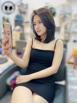 Kiểu tóc ngắn ngang vai layer trẻ trung rất được yêu thích